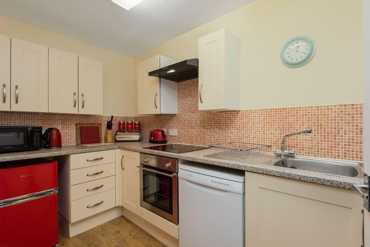 Poppy'S Place Cupar Bagian luar foto